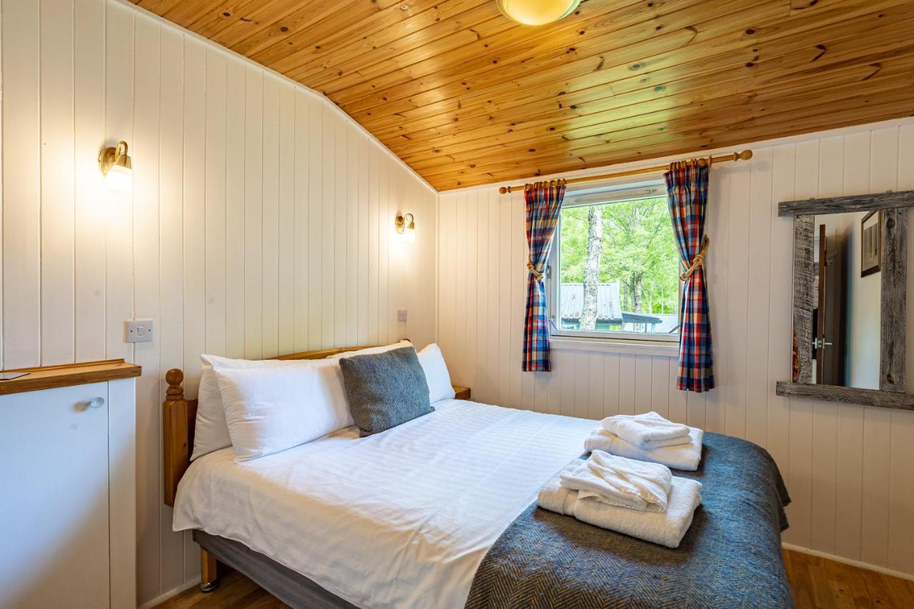 Heather Lodge 10 With Hot Tub Belladrum Екстериор снимка